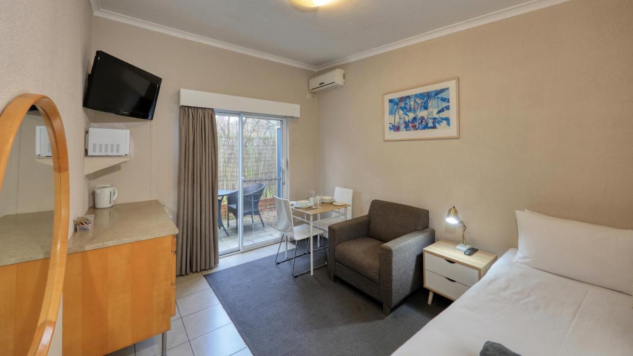 Hamilton Hume Motor Inn Yass Exteriér fotografie